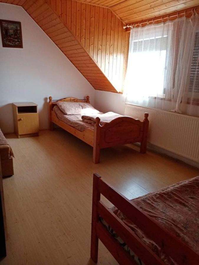 Badacsonyi Magan Szallas Badacsonytomaj Luaran gambar