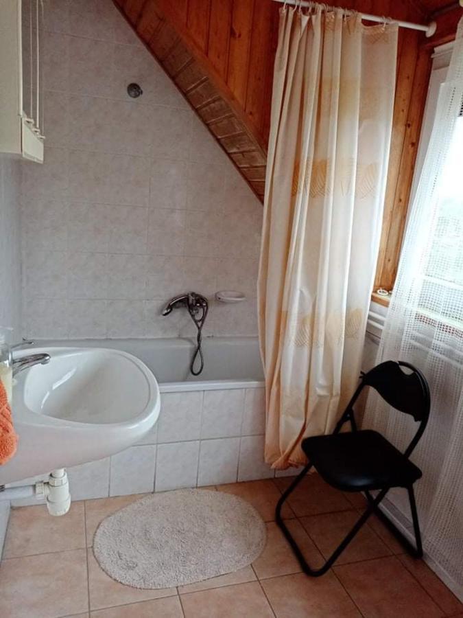 Badacsonyi Magan Szallas Badacsonytomaj Luaran gambar